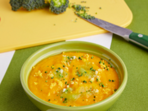 Supa de zucchini, broccoli si pui Supa de zucchini, broccoli si pui