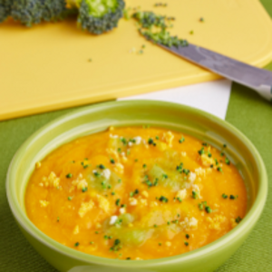 Supa de zucchini, broccoli si pui Supa de zucchini, broccoli si pui